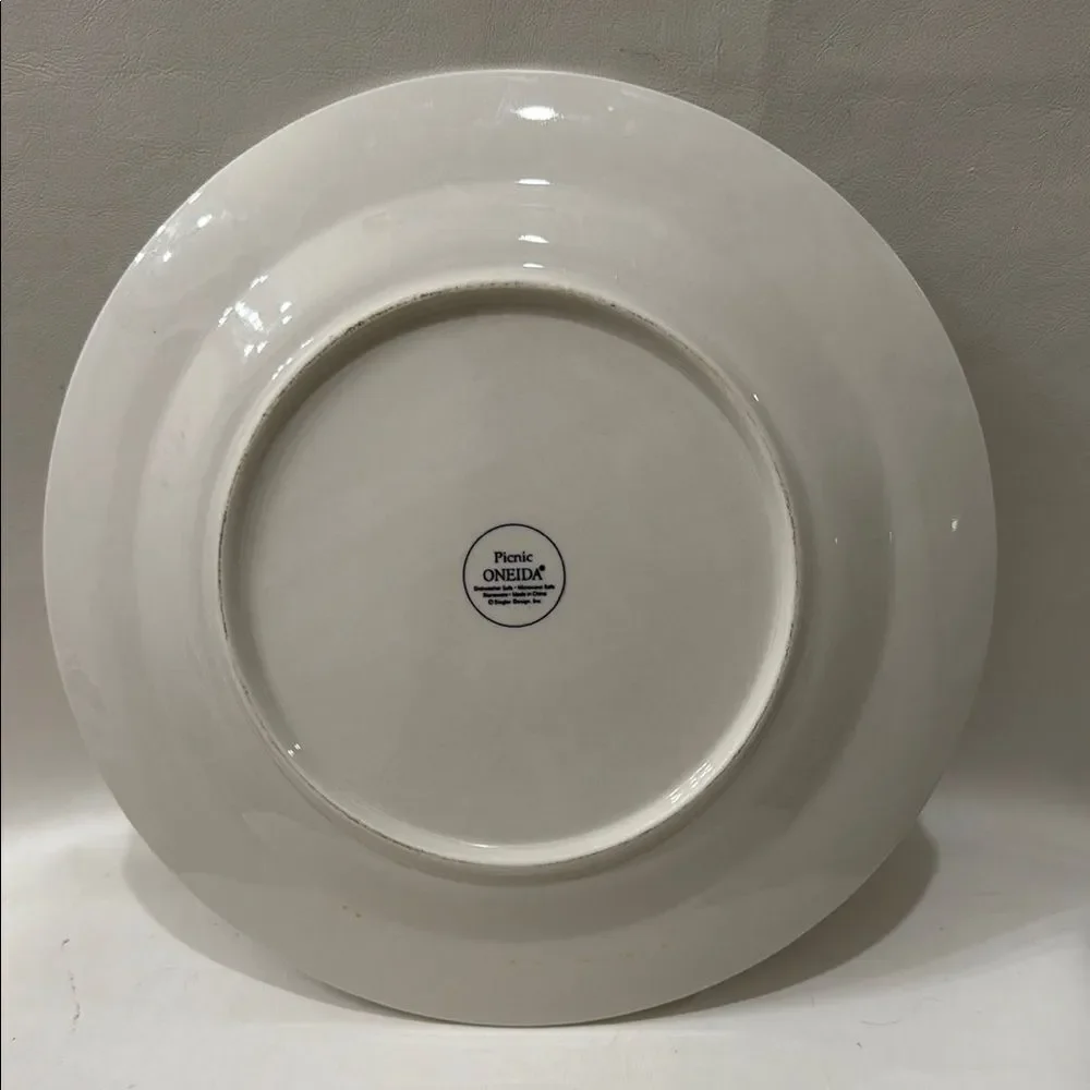 Picnic Oneida White Geometric Dinnerware Serving Platter Plate 12 1/4 In Round